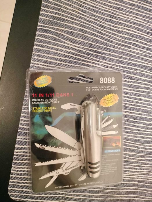 Briceag multifunctional