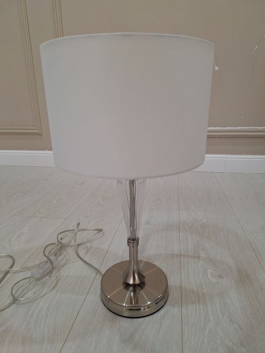 Настольная лампа