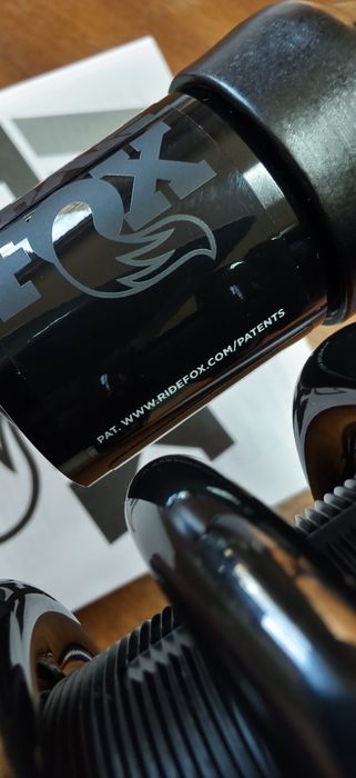 Нов FOX DHX2 Performance Elite 225x75mm Trunnion 400lbs Coil Rear Shoc