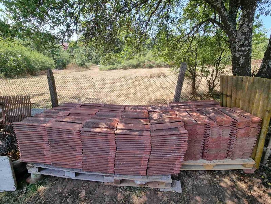 Използвани керемиди Брамак 450 бр. перфектни на половин цена.