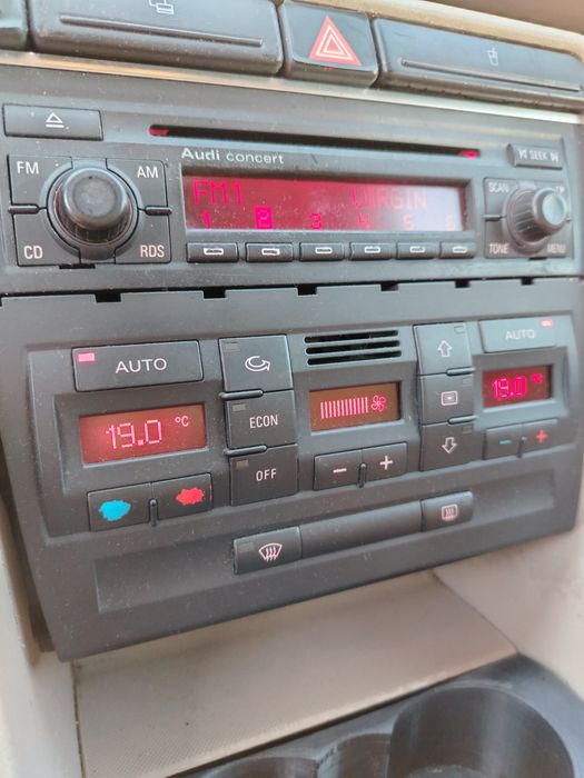 Vând panou clima Audi A4 B6