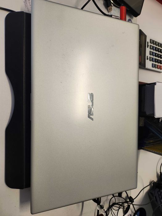 vand laptop asus vivobook intel i5 gen a10a  17 inchi