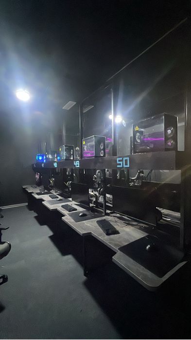 Компьютерный стол  под заказ