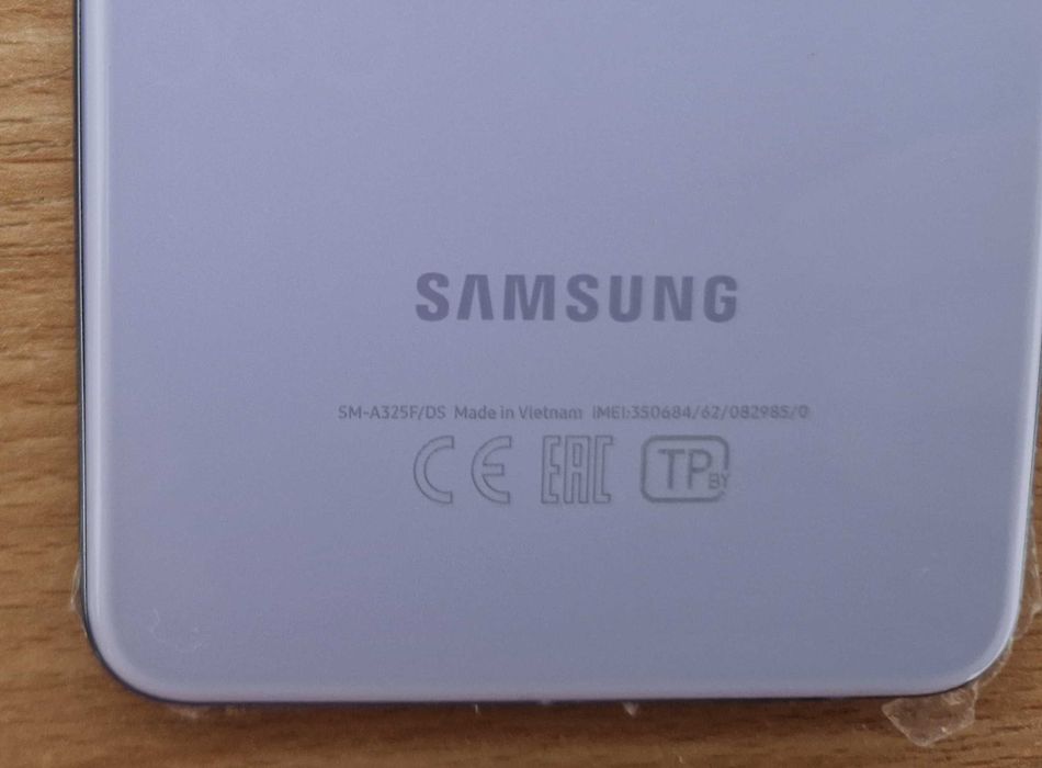 Продам смартфон б/у  Samsung Galaxy A32 (модель 4G)