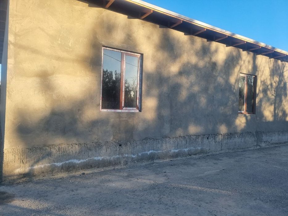 Uy sotiladi 8sotix Kadastr bor