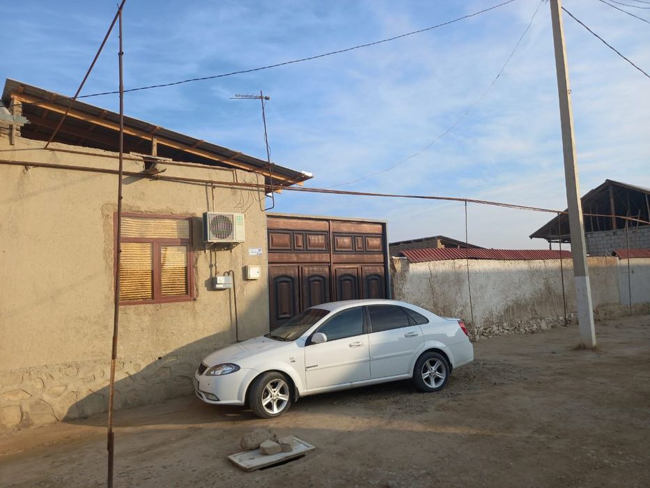 Кумушконда ховли сотилади.