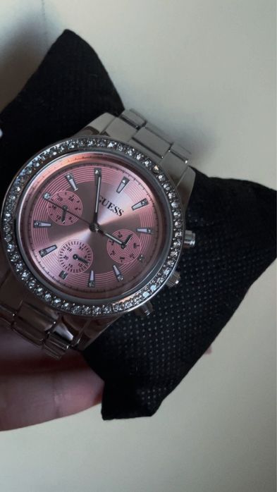 Часовник GUESS (сребърен)