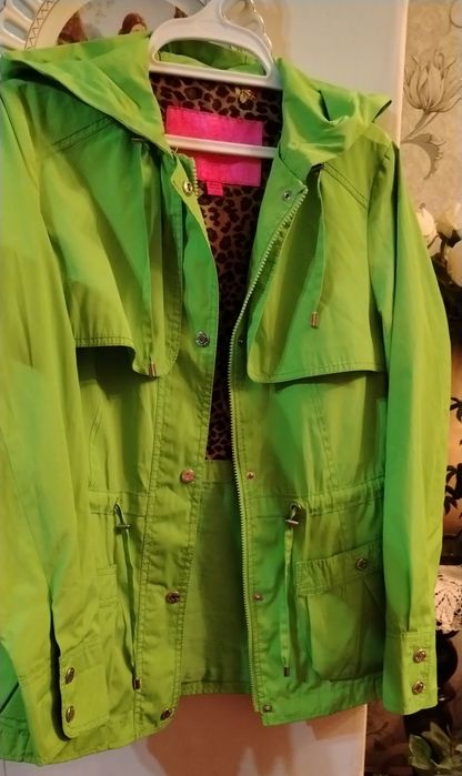 Привозная ветровка Вьетнам 46 размер.