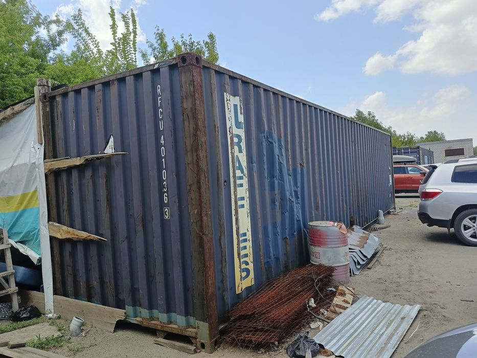 Продам 2 контейнера