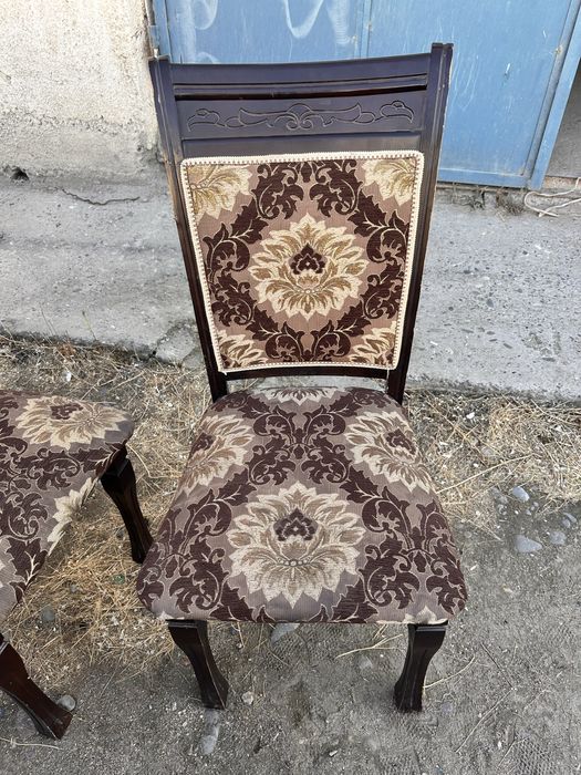 Продаю стулья гостиные