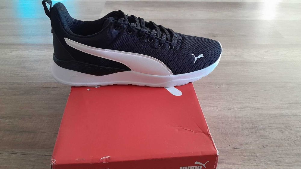 Оригинални чисто нови маратонки Puma 42