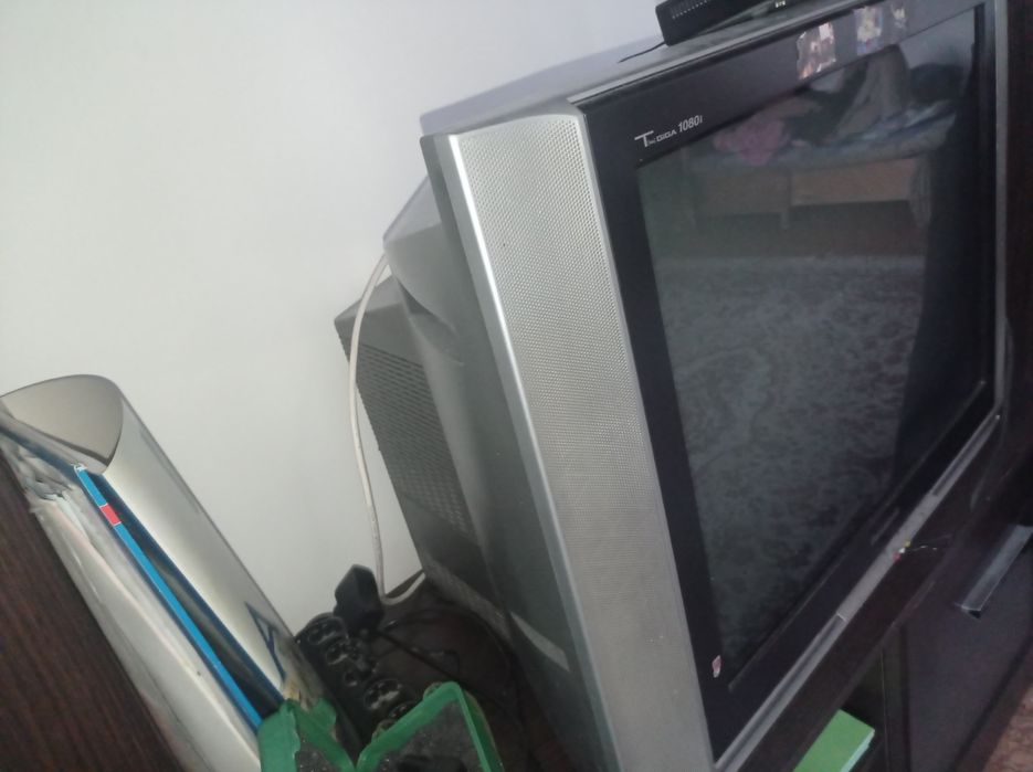 Продам телевизор