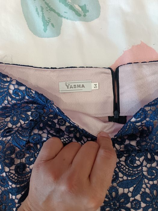 Костюм в синя дантела с пепел от рози 54 размер