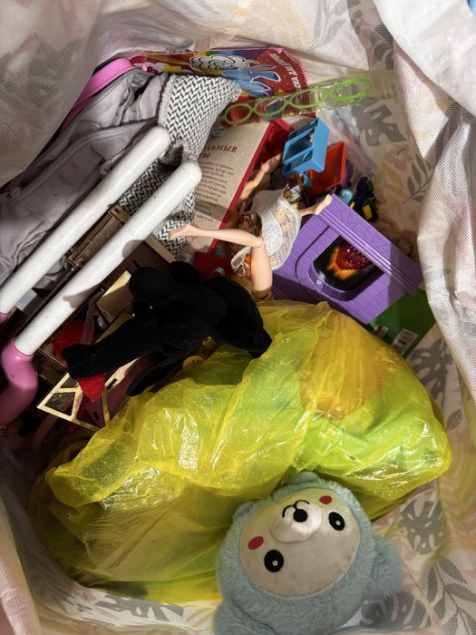 Продам игрушки разные много игрушек