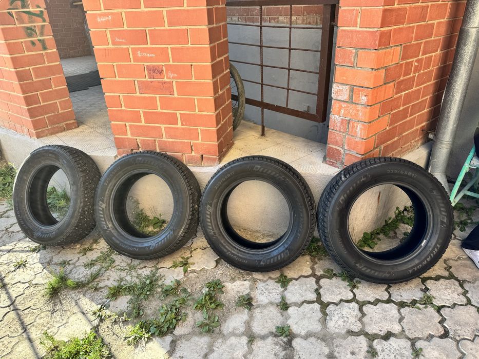 Комплект TRIANGLE ICE LYNX 235 - 65 - R17 шипы
