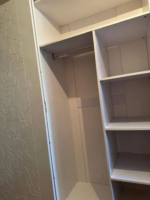 Белый шкаф глянцевый