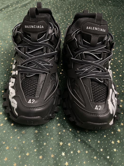 Balenciaga Track Signature