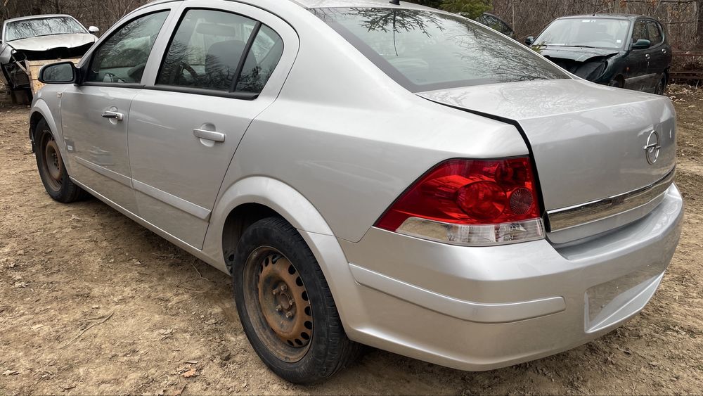 Opel Astra H 1.6 16v Z16XER saloon Опел Астра седан