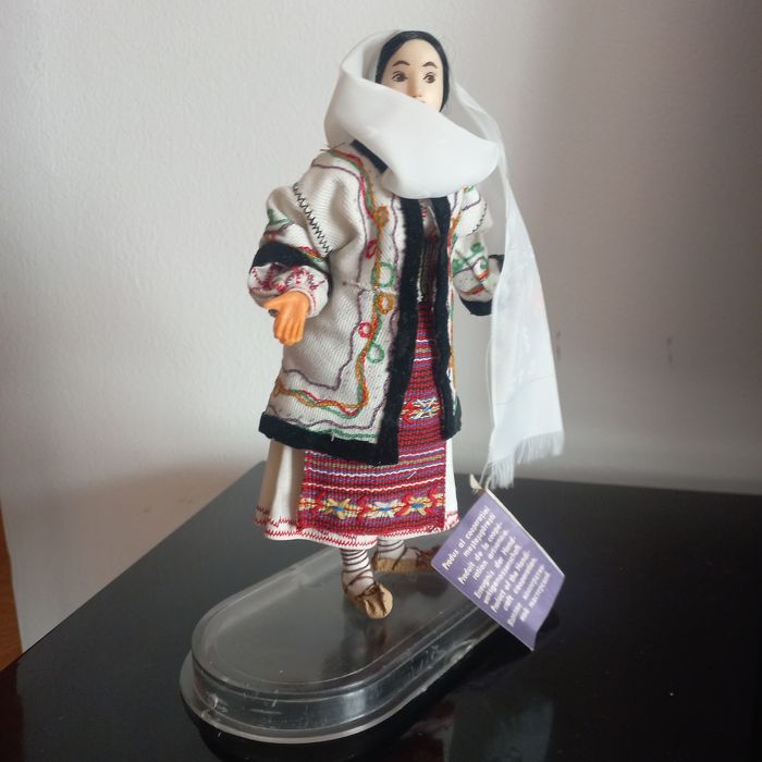 Papusa Arta Crisana, pt colectionari- Tarancă  Dolj
cooperativa ARTA