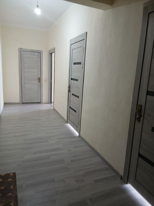 Срочно Бес кридит 2 хоналик 4 этажда квартира сотилади 45 квадрат