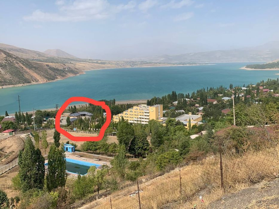 Бурчмулла 5,5 сотых дача сотилади.