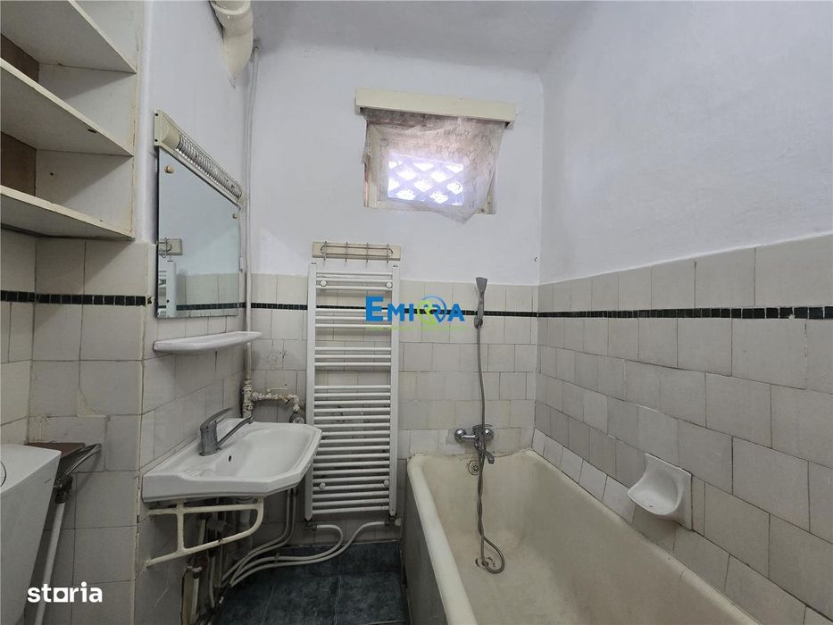 Apartament de vanzare ultracentral Bacau, etaj 1, pozitie premium