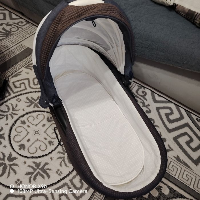 Продаётся детская коляска 3 в 1