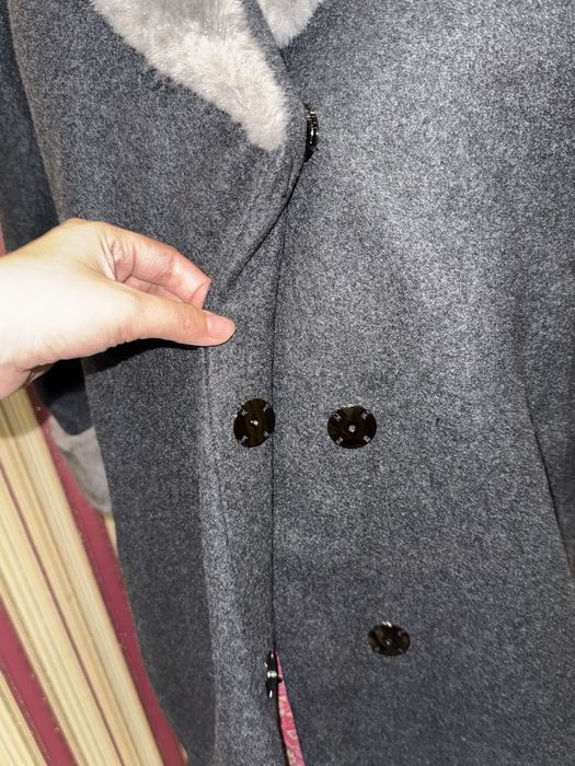 Пальто с эко мехом