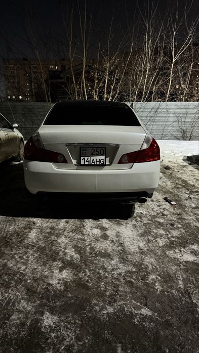 Продам автомобиль Nissan Fuga