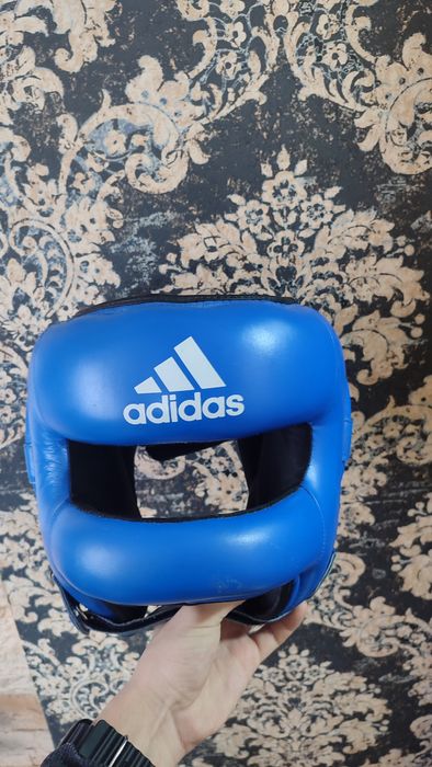 Продам срочно боксерский шлем Adidas
