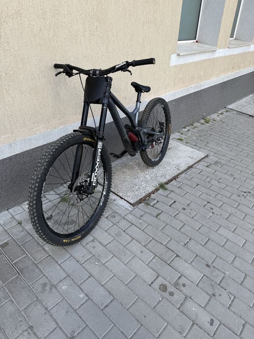 Dh колело Commencal v4