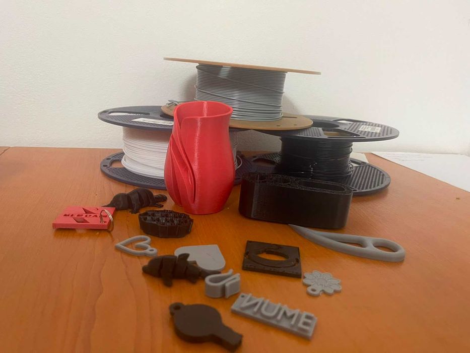 Printare 3D si in unele cazuri si proiectare.