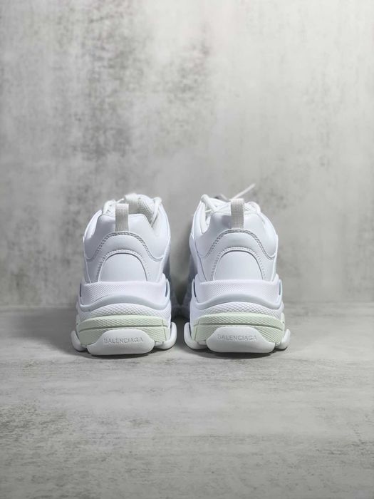 Adidasi Balenciaga Triple S Calitate Premium