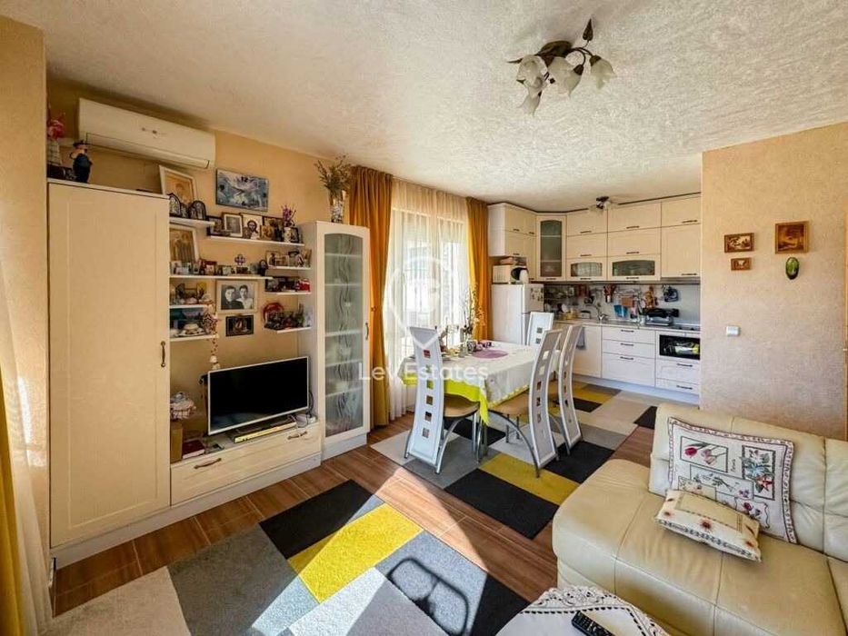 Продава се Двустаен апартамент в Бургас, Сарафово - 73 кв.м за 1576 €/кв.м - Снимка #1