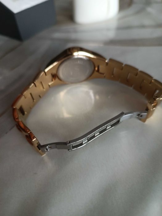 Дамски часовник позлатен