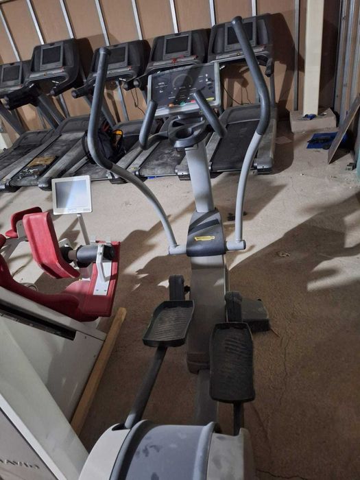 Эллиптический тренажер,