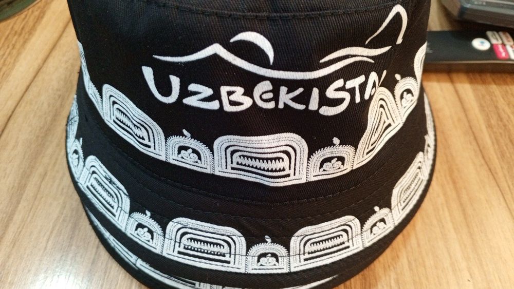 Панама национальная, чёрная с белой вышивкой, с надписью