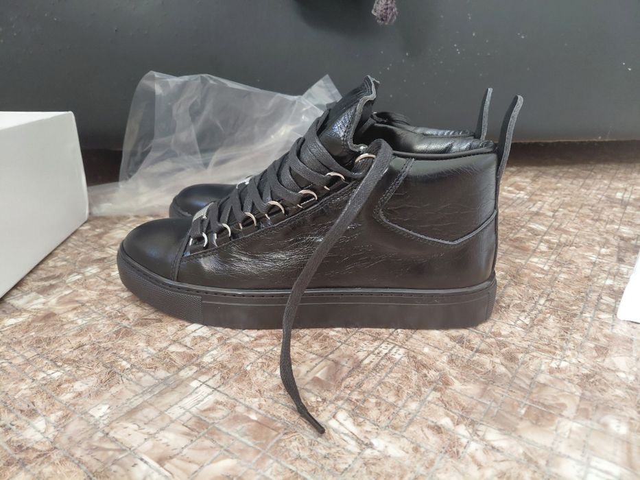 BALENCIAGA arena size 39