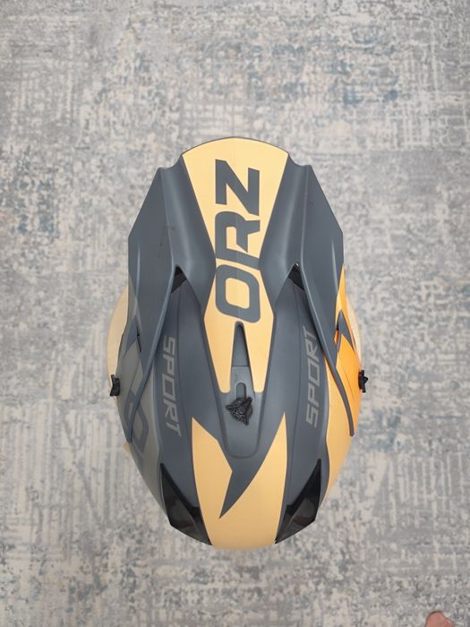 Эндуро шлем в хорошем состоянии