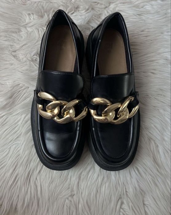 Pantofi H&M marimea 39