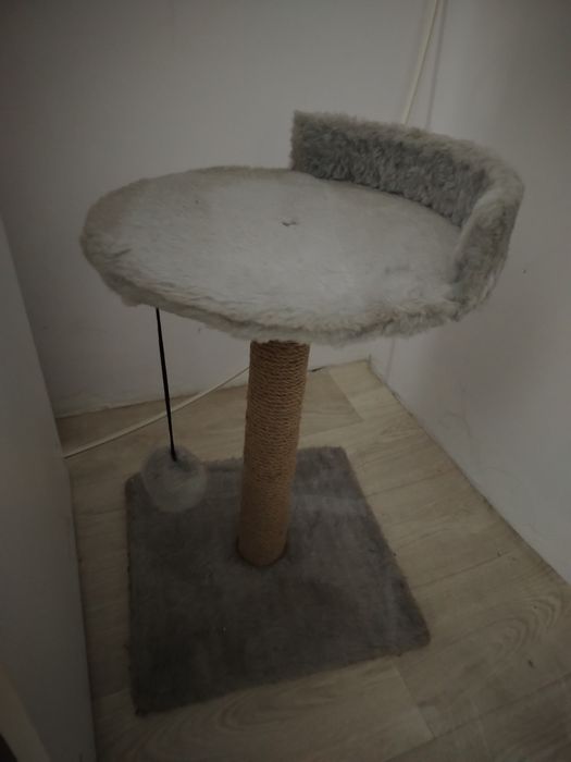 Лежанка и когтеточка