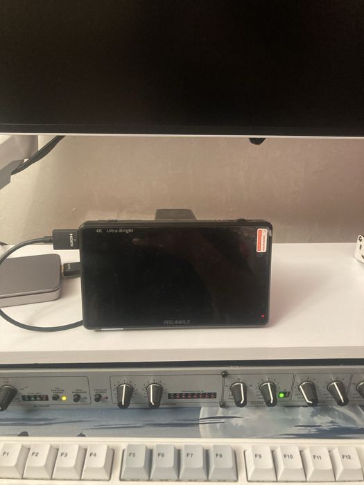 Накамерный  монитор freeworld LUT 5.5