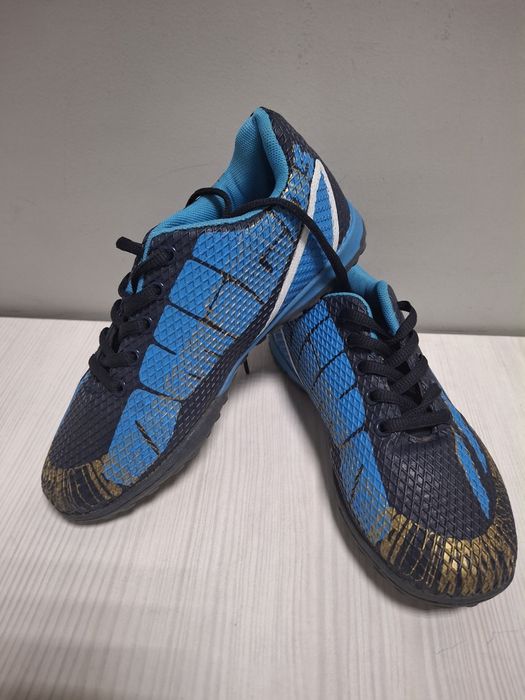 Спортивные бутсы 36-37 р.