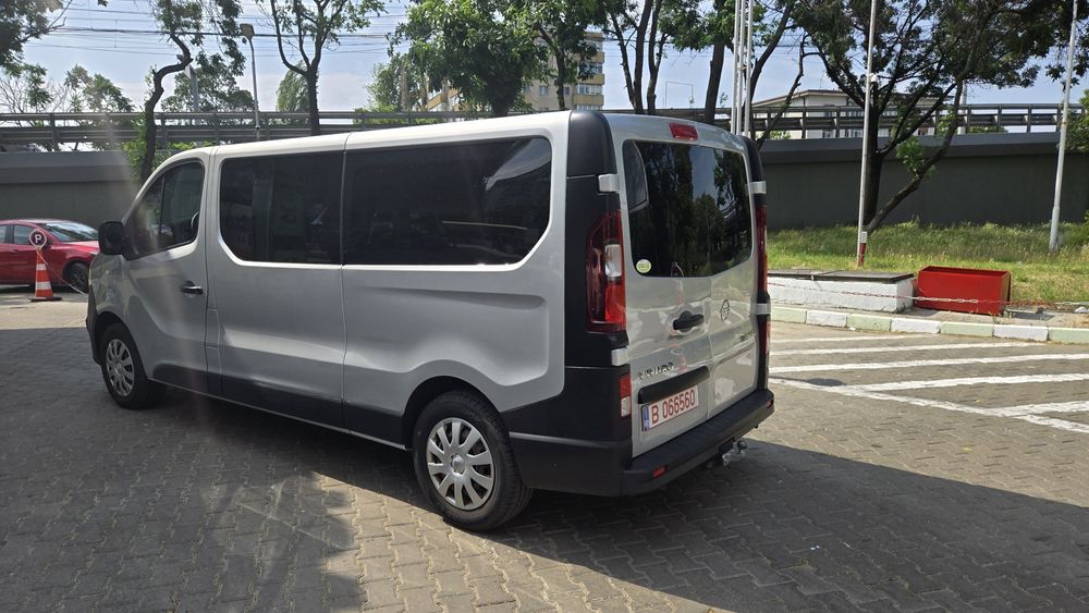 Inchiriez Opel Vivaro 8+1 locuri, Duba Transport Persoane