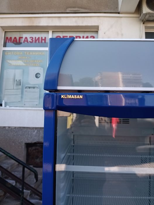 Вертикална хладилна витрина за бира, вода, безалкохолни напитки и други с 12 месеца гаранция!