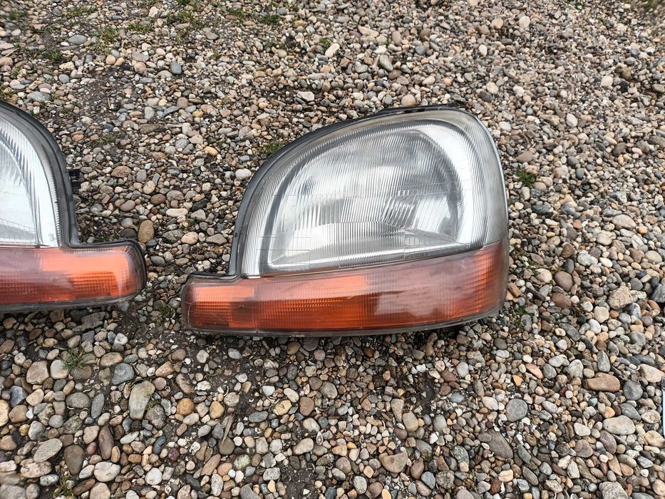 ляв и десен фар за рено канго 97 - 02 RENAULT KANGOO