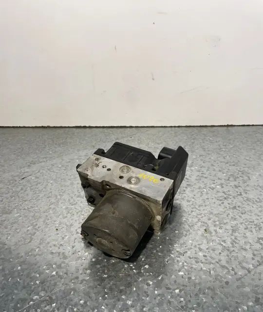 Pompa ABS 0 265 950 055 Volkswagen VW Passat 2002 1.9 TDI 6MT (131 hp)