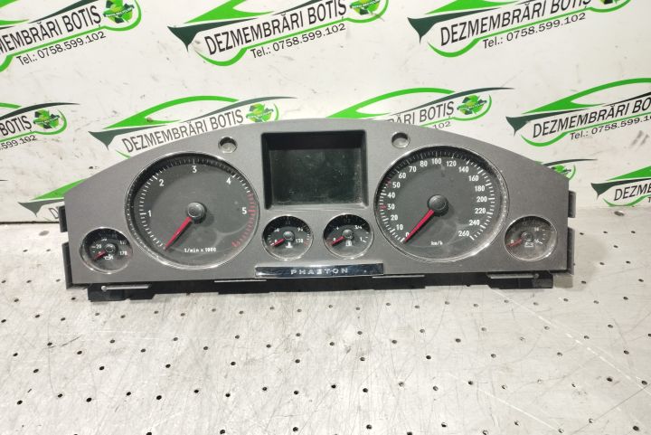 Ceas bord 3D0920885A Volkswagen VW Phaeton prima generatie (facelift)