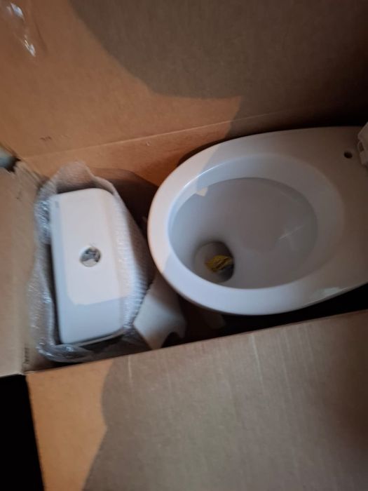 Продам Унитаз новый