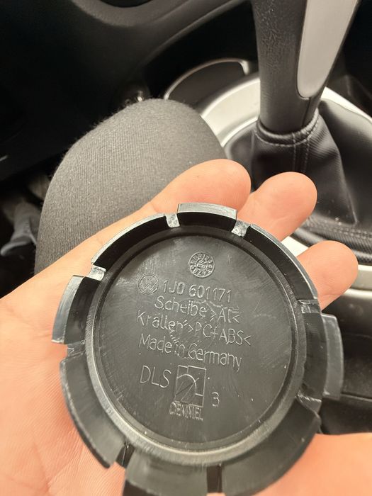 Оригинални капачки за джанти VW с размер по-малък от 57.1
